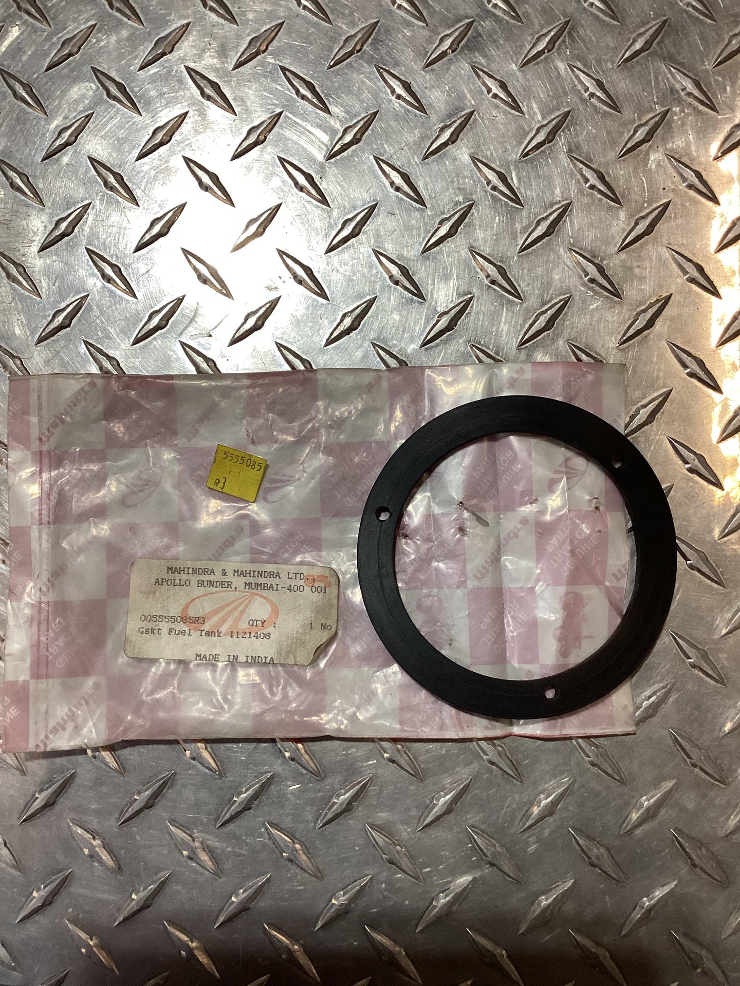 Mahindra Tractor Fuel Tank Gasket 005555085R3