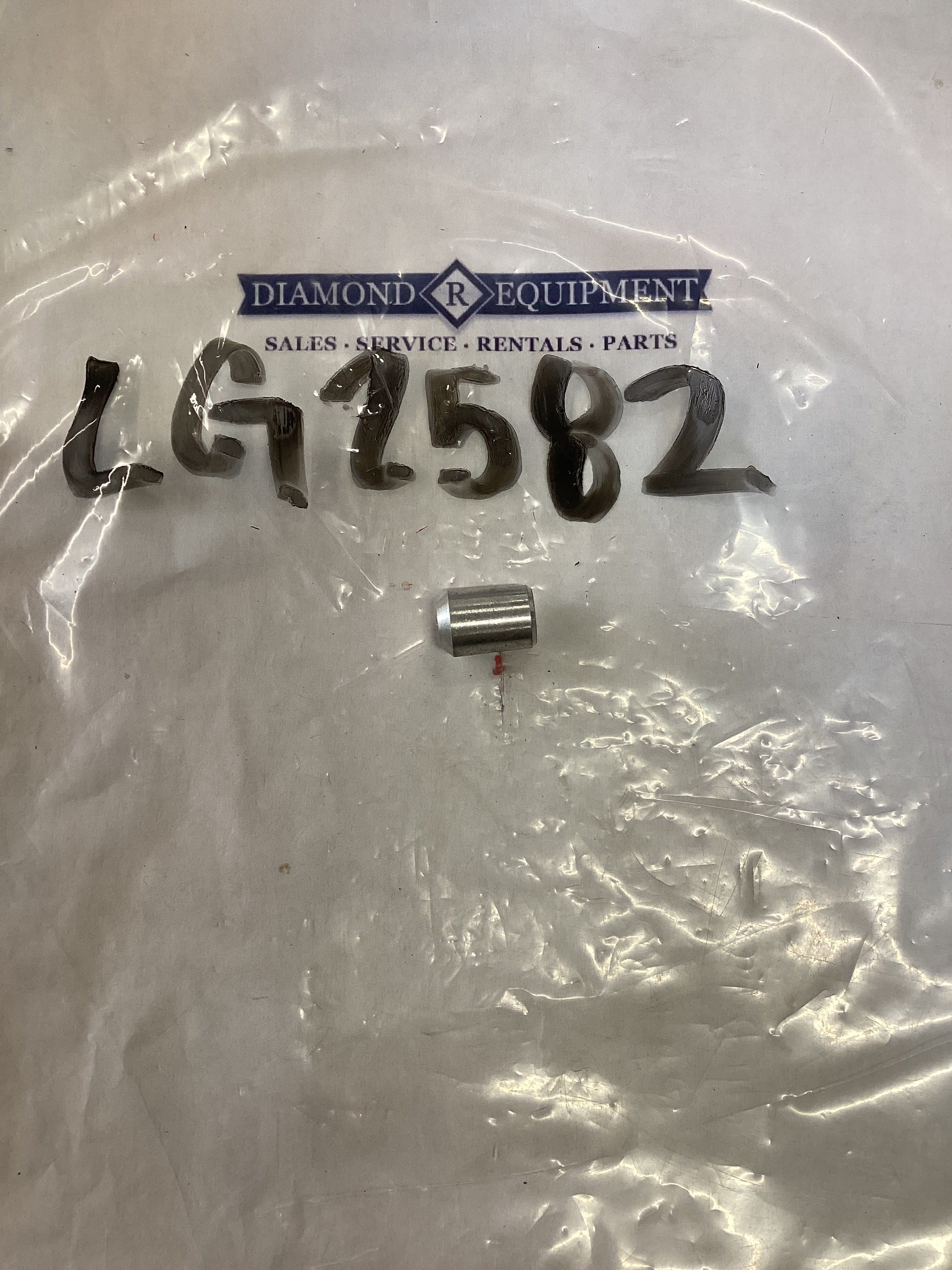 LS Tractor Nipple, Grease M10XPT1/8 40009516