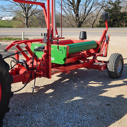 Farm King BW200 Pull Type Bale Wrapper