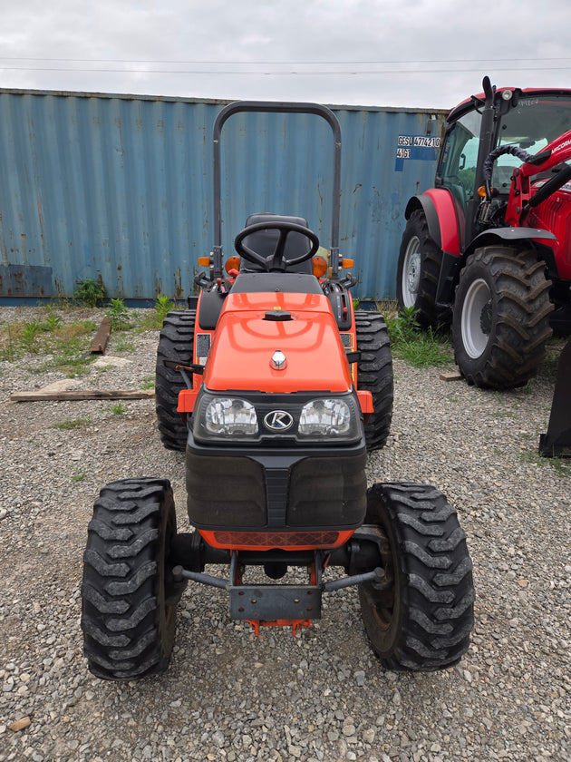 Preowned 2004 Kubota B7510 w/ Belly Mower