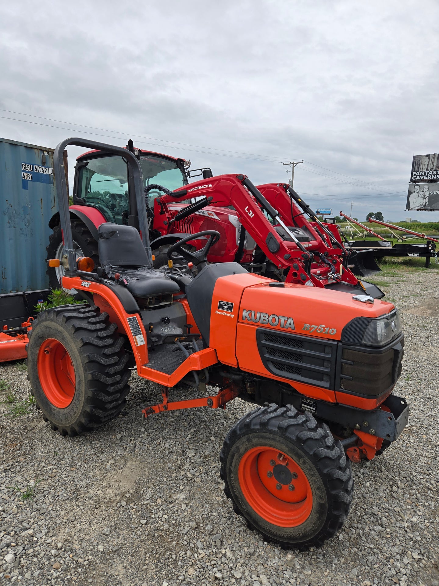 Preowned 2004 Kubota B7510 w/ Belly Mower