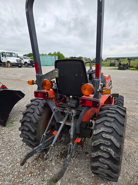 Preowned 2004 Kubota B7510 w/ Belly Mower