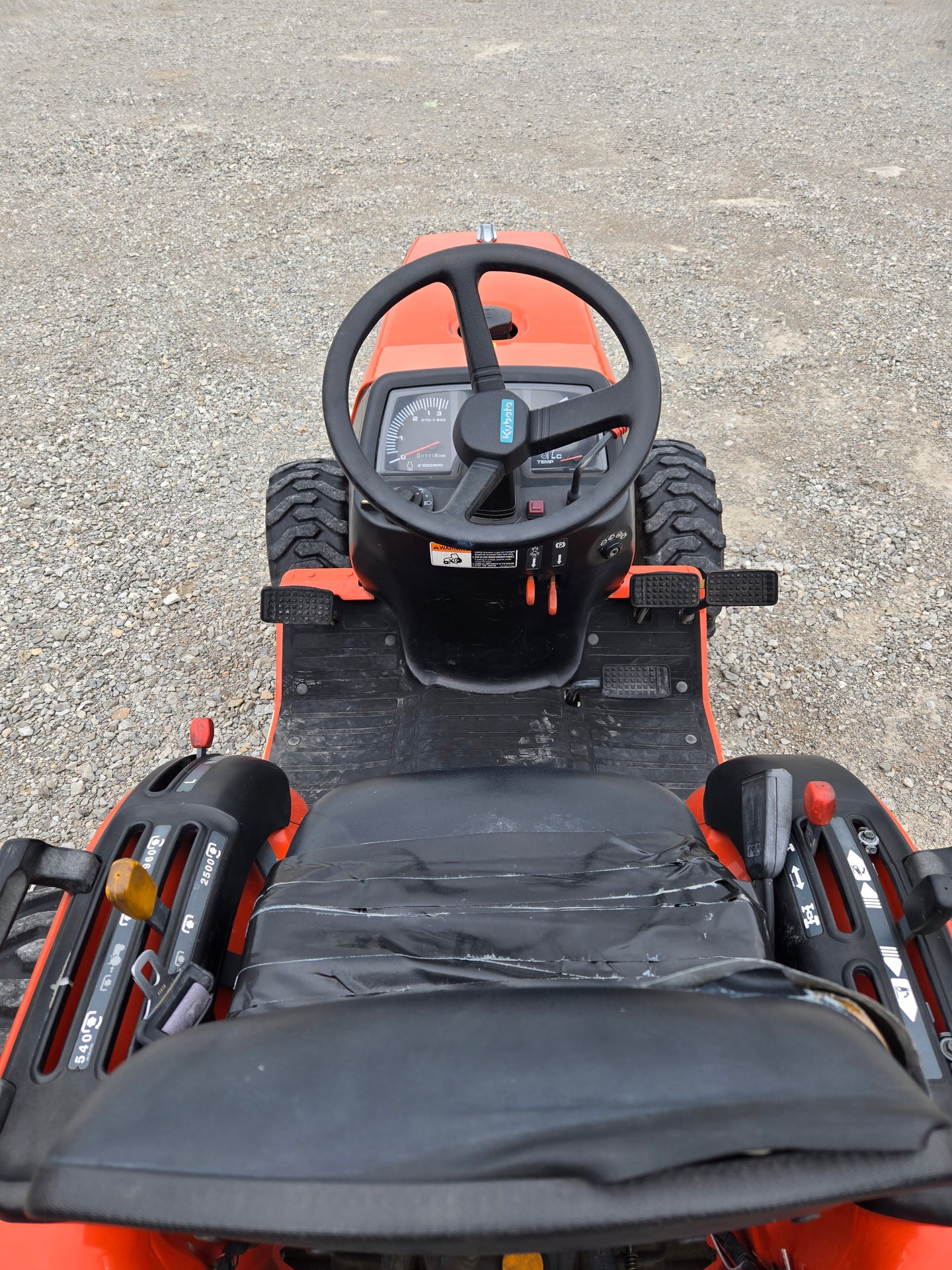 Preowned 2004 Kubota B7510 w/ Belly Mower