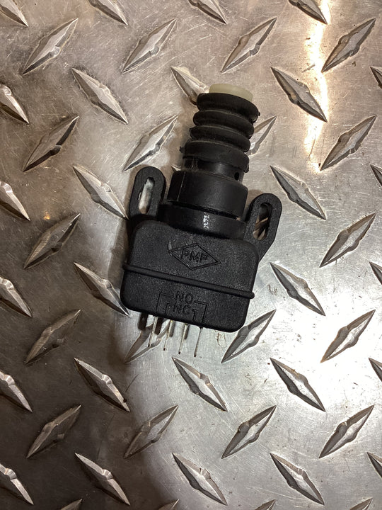 Mahindra Tractor PTO Switch, 000013058P05