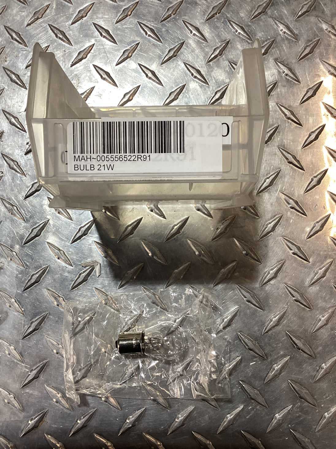 Mahindra 21W Bulb, 005556522R91