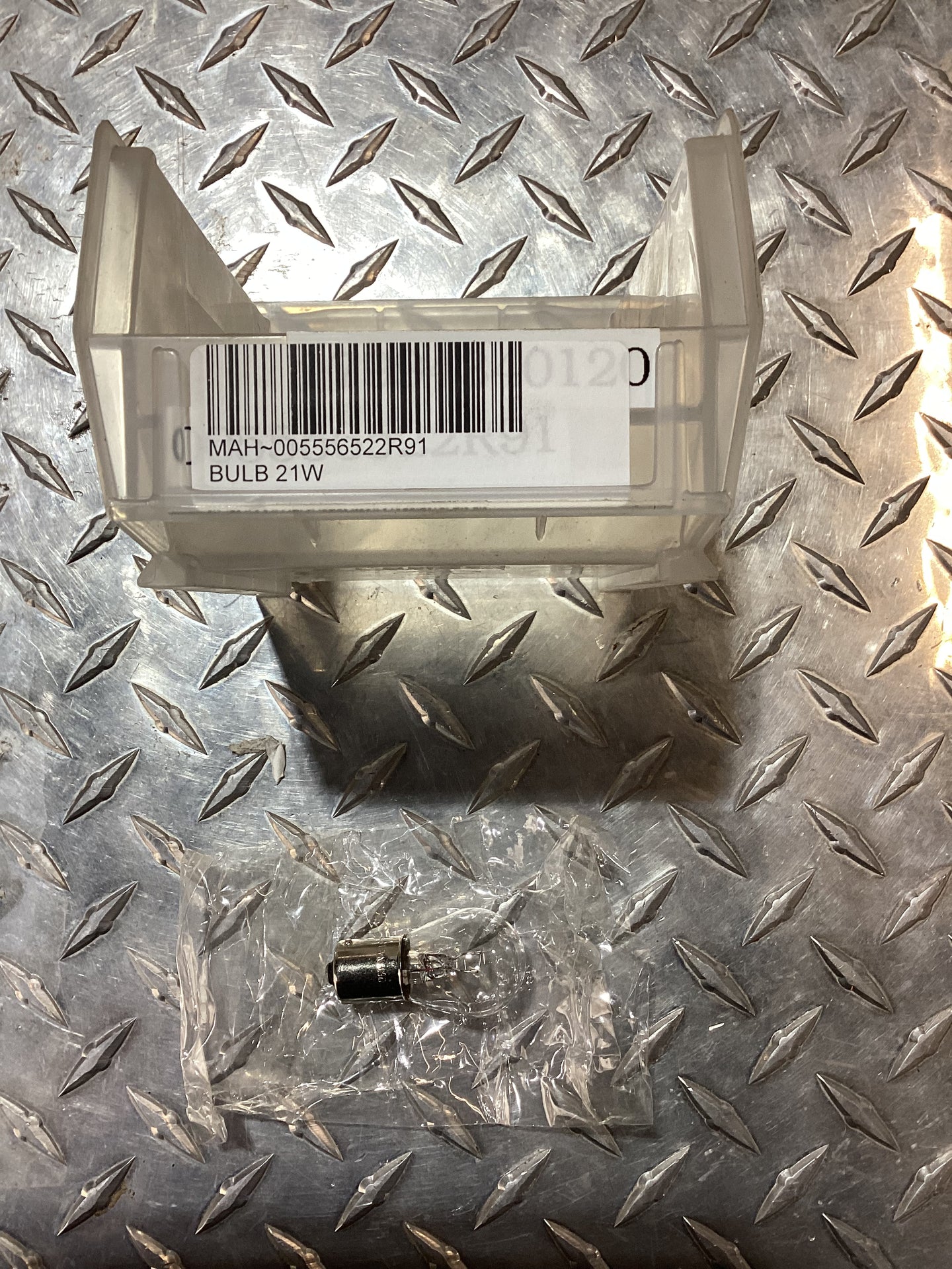 Mahindra 21W Bulb, 005556522R91