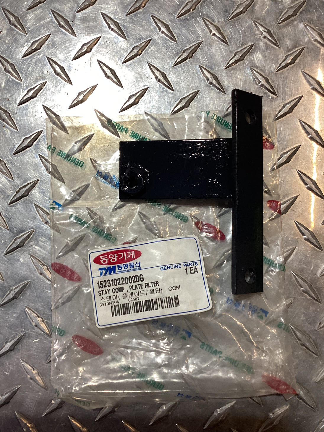 TYM/Mahindra Filter Plate Stay Comp, 15231022002DG