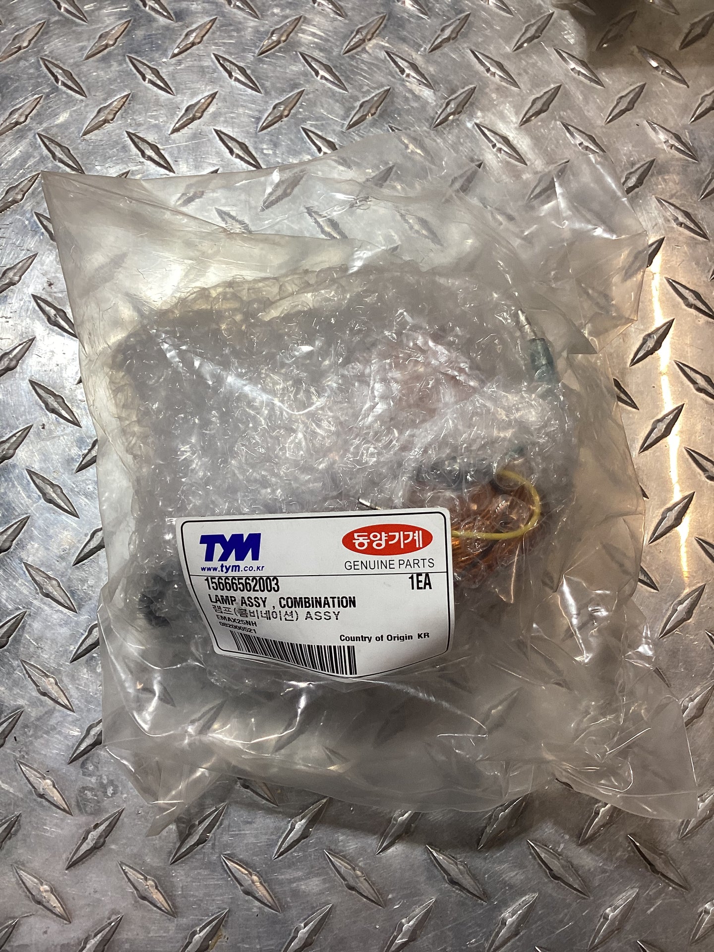 TYM Combination Lamp Assembly 15666562003