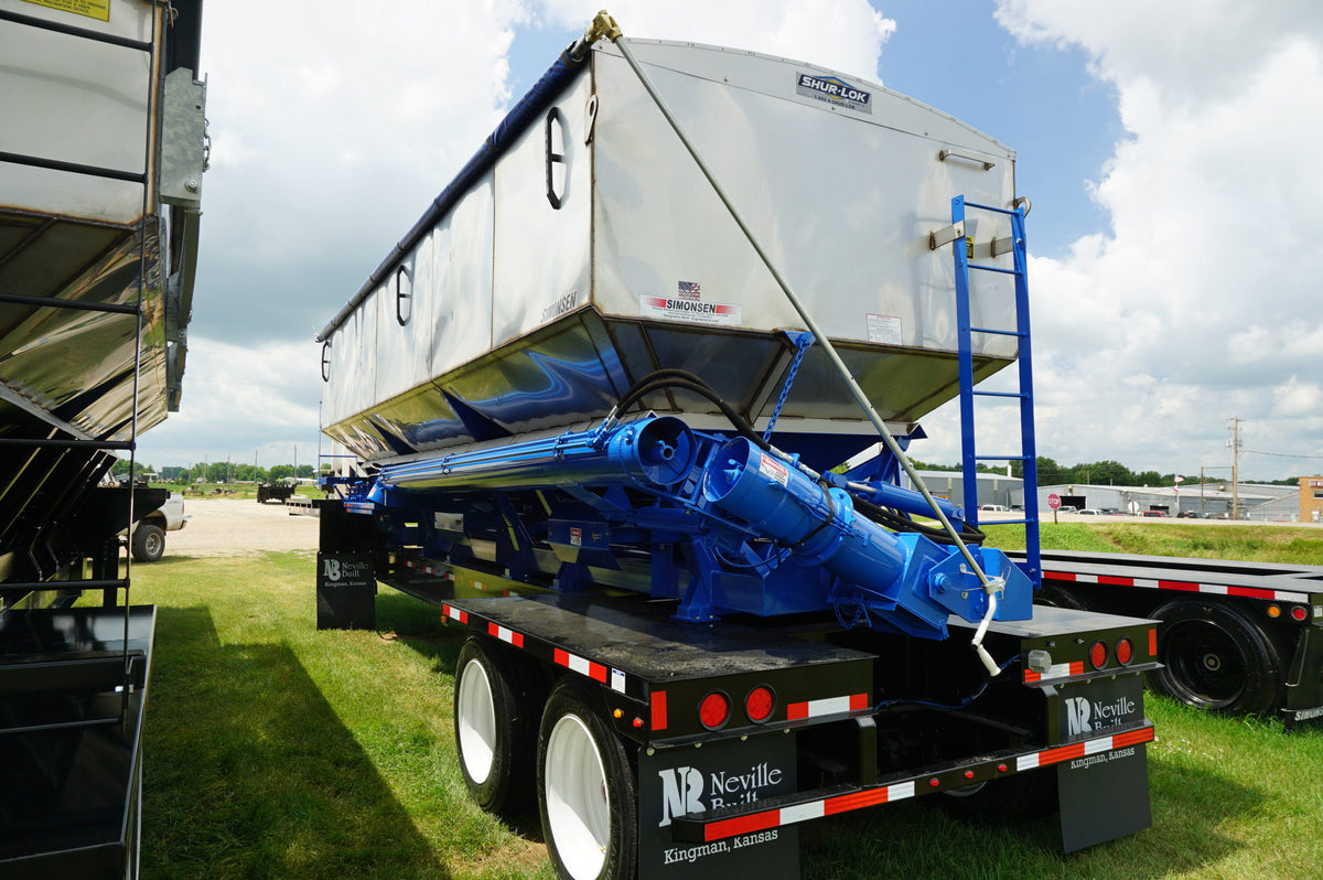 Simonsen 8024STR — Trailer Mount Side Auger Tender