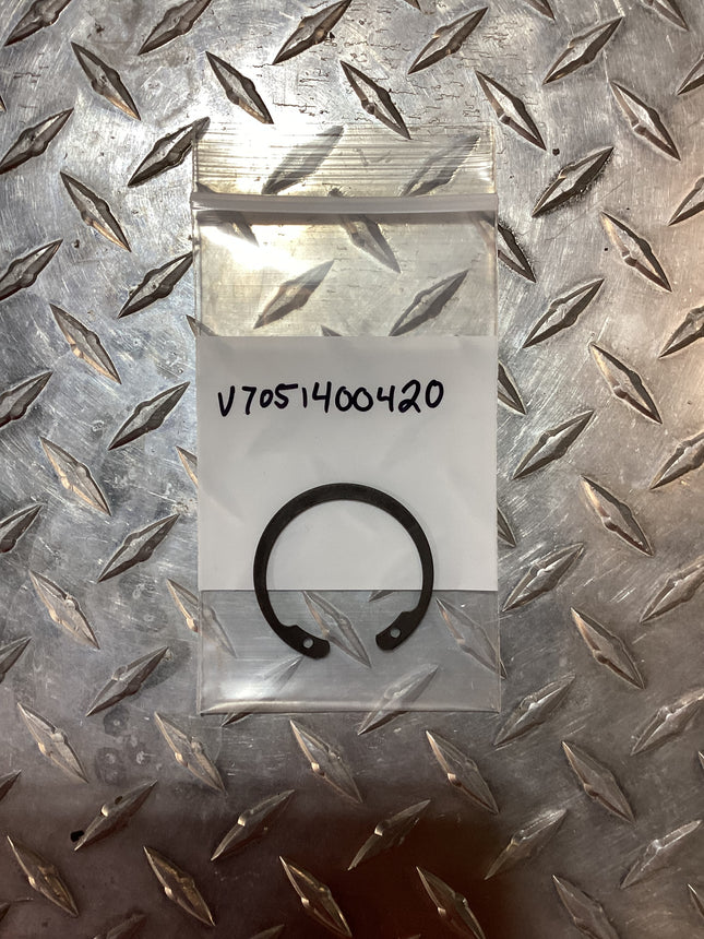 TYM/Mahindra C-Ring Hole V7051400420