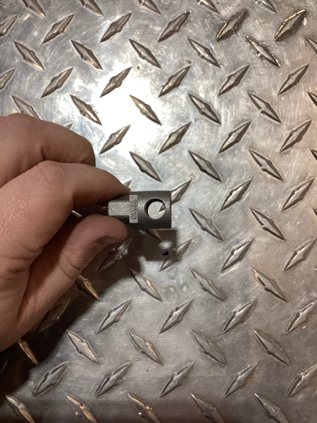 Mahindra / TYM Besko Valve Connector 8830586