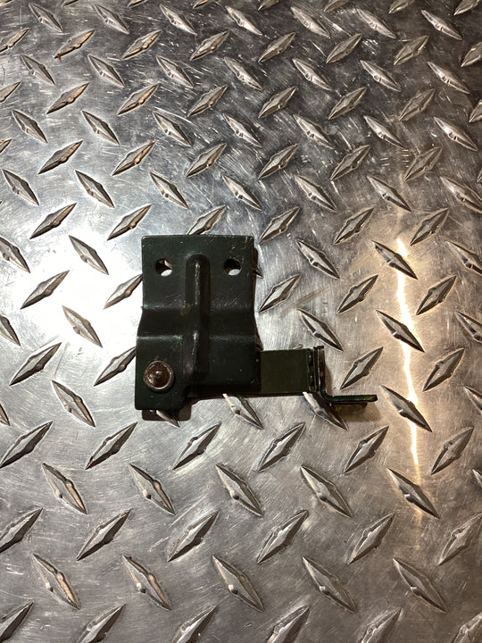 Mahindra LH Side Panel Latch, 007500269D91