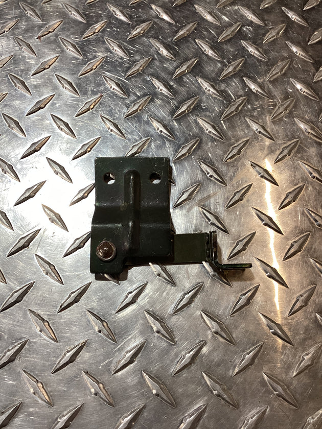 Mahindra LH Side Panel Latch, 007500269D91