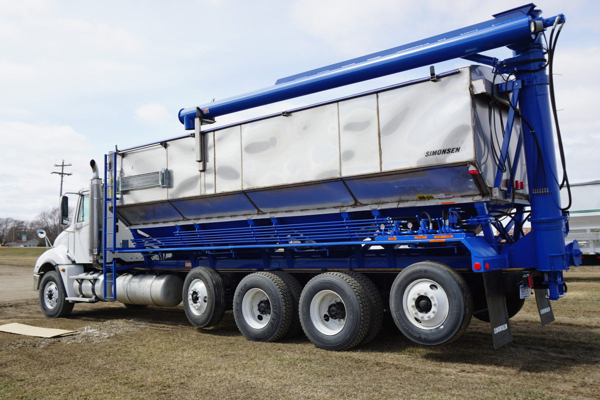 Simonsen BFT8424STA – Truck Mount Top Auger Tender