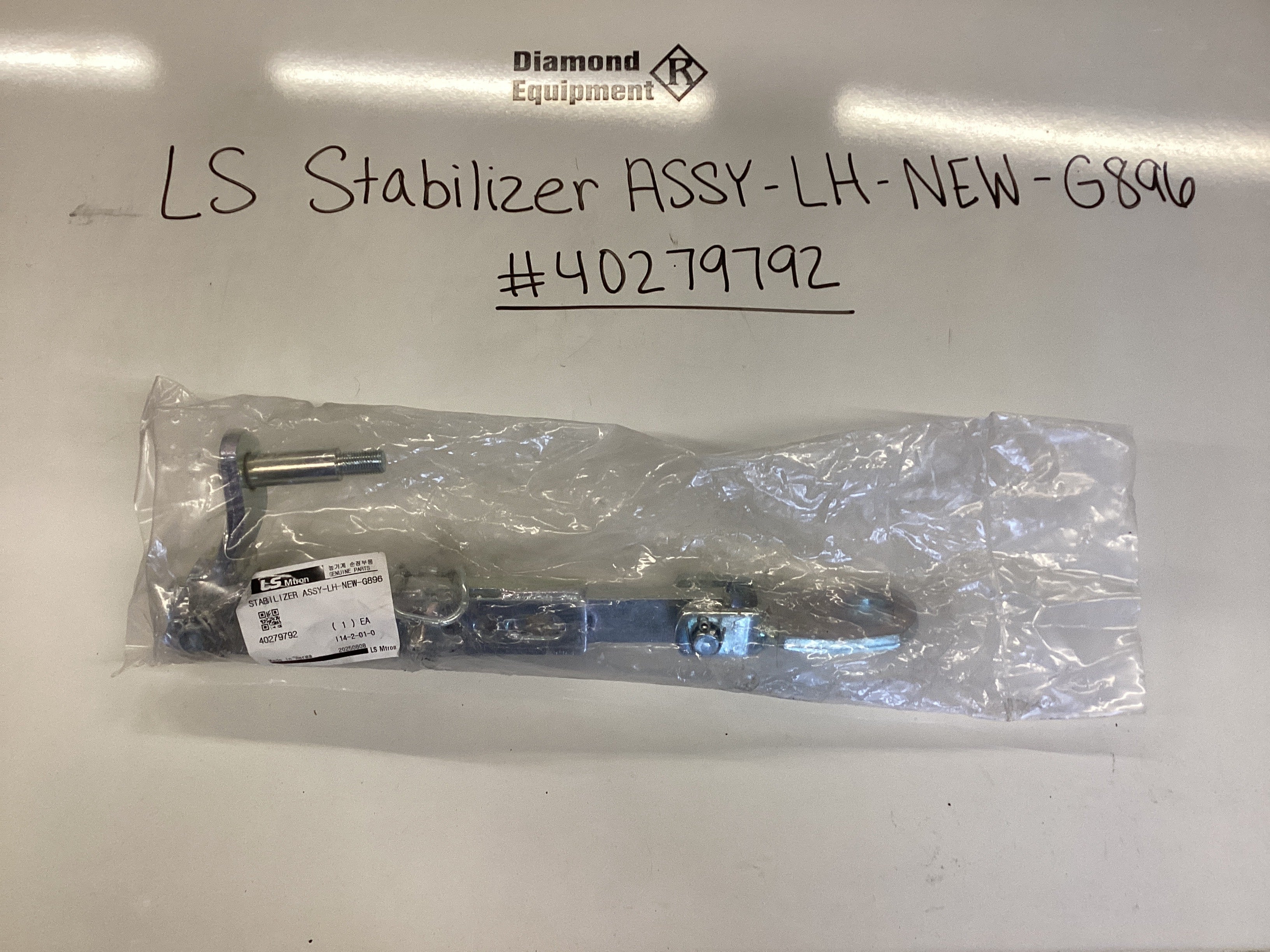 LS Tractor Bolt Hex W/WS, 40237472