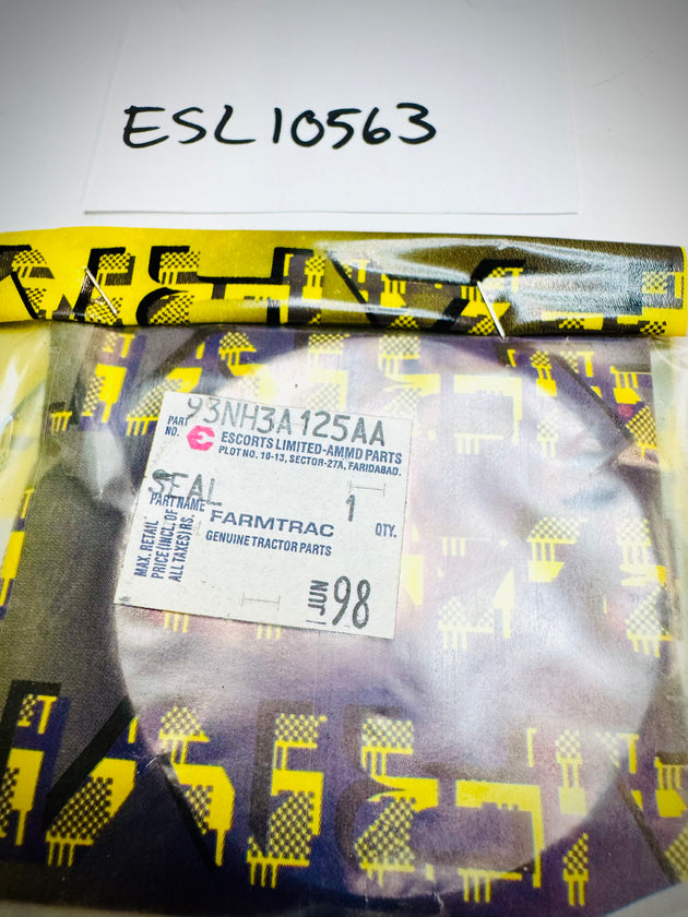 Farmtrac Spacer Spindle, Front, ESL10563