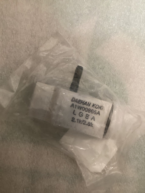 LS Tractor Valve Assembly, Expansion Utility, 40308486