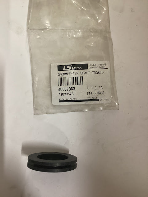 LS Tractor Rubber Grommet, 40007361