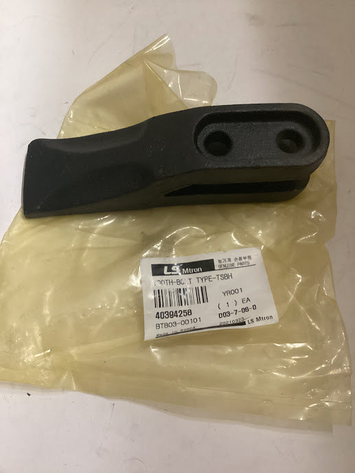 LS Tractor, Tooth Bolt, 40394258