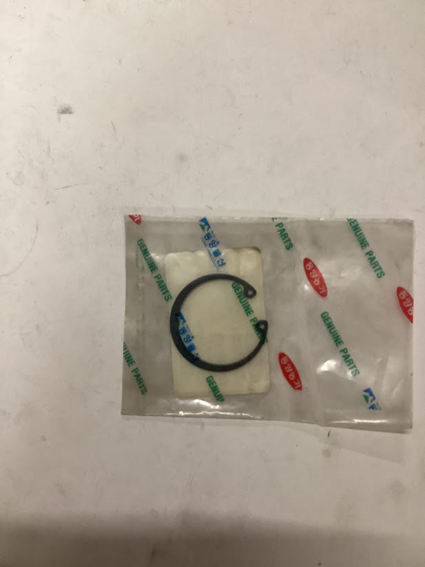 TYM/Mahindra Tractor C Ring Hole, V7051400470