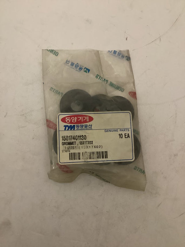 TYM/Mahindra Tractor Grommet, 13x17x02, 15817401130