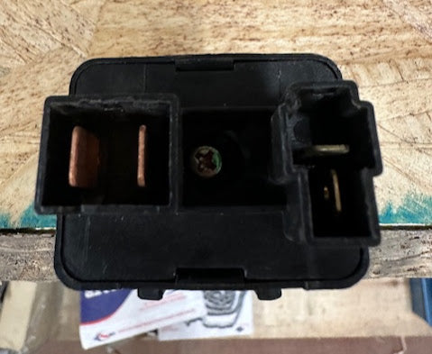 Mahindra Tractor Relay, Glow, 16415656000