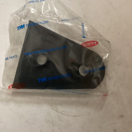 TYM/Mahindra Tractor Grommet Door Hinge, 19027672060