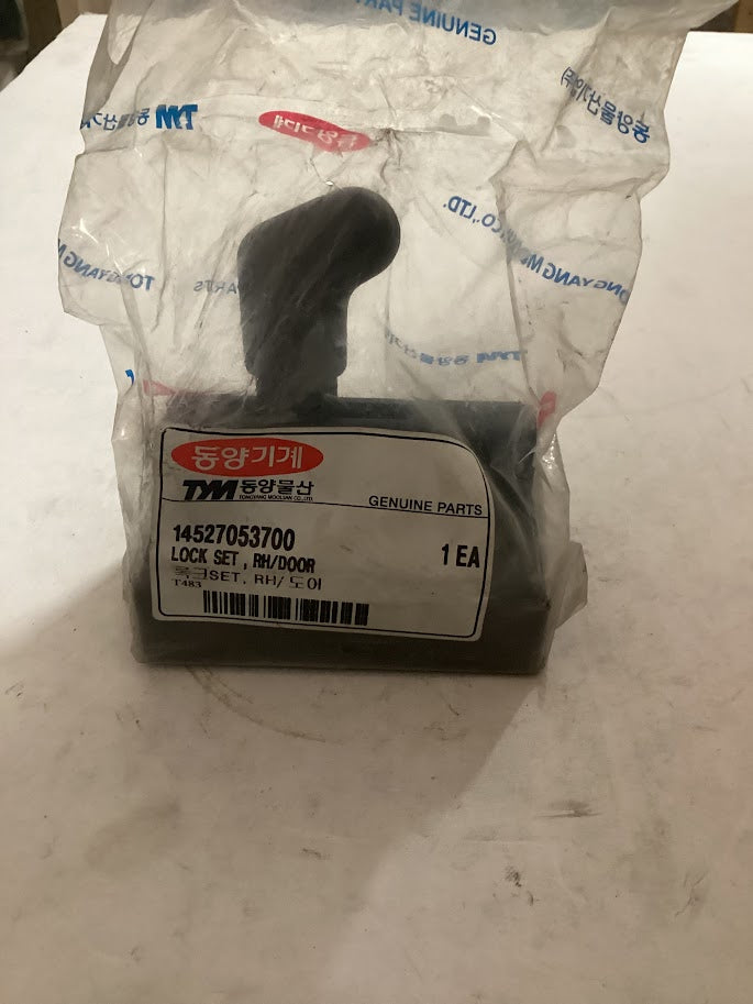 TYM/Mahindra Tractor Lock Set RH/Door, 14527053700
