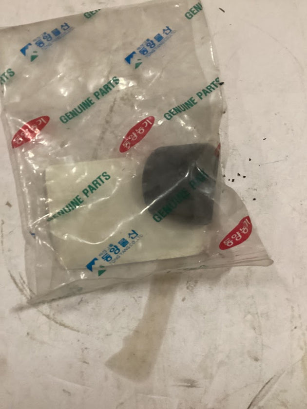 TYM/Mahindra Tractor Bracket Fixed Glass, 16997010061