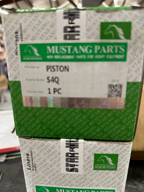 LS Tractor / Mustang Piston and Liner Set, S4Q, 40233509