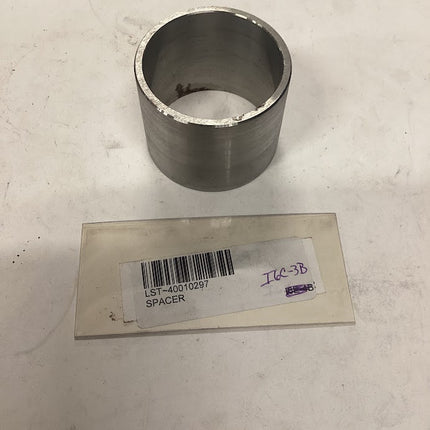 LS TRACTOR SPACER 40010297