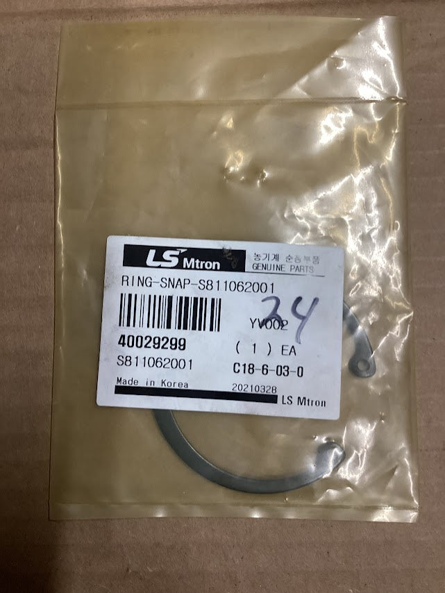 LS Tractor Snap Ring, S811062001, 40029299