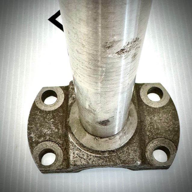 Tonutti / Wolagri / Hog Master Pivot Shaft with Flange, 50616020