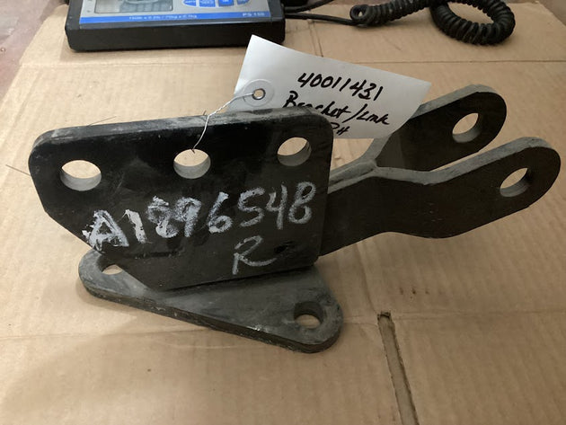 LS Tractor Bracket, C/LINK, RH, 40011431