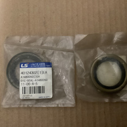 LS TRACTOR OIL SEAL 40124302