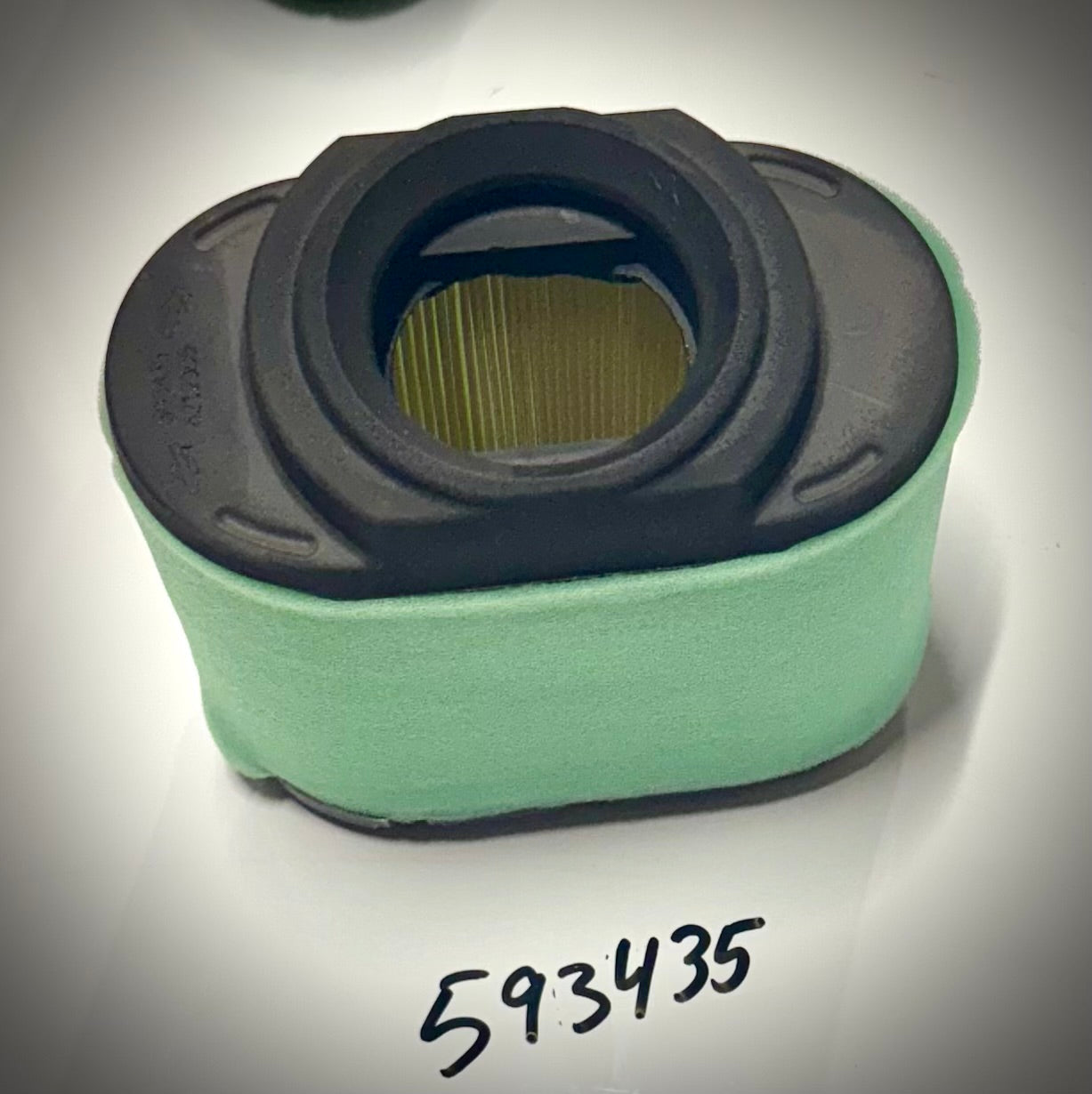 Briggs & Stratton Air Filter/Cleaner, 593435B