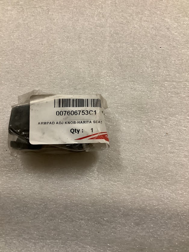 Mahindra Armpad Adjuster Knob, 007606753C1