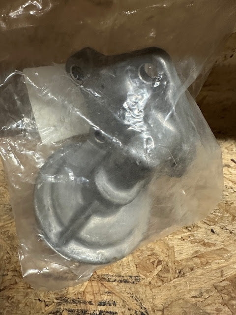 Mahindra Oil Filter Support, E650032612