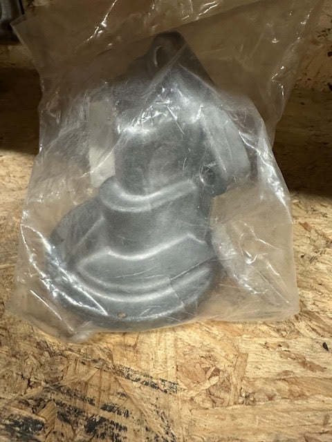 Mahindra Oil Filter Support, E650032612