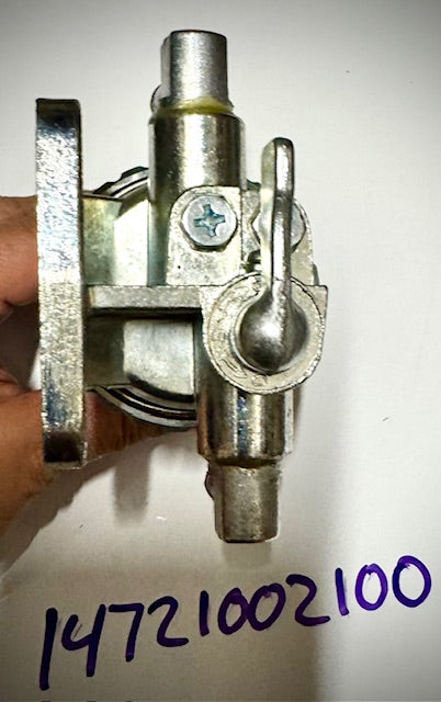 Mahindra Fuel Filter Assembly 2810 HST, 14721002100