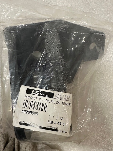 LS Tractor Bracket C Link RH, 40289696