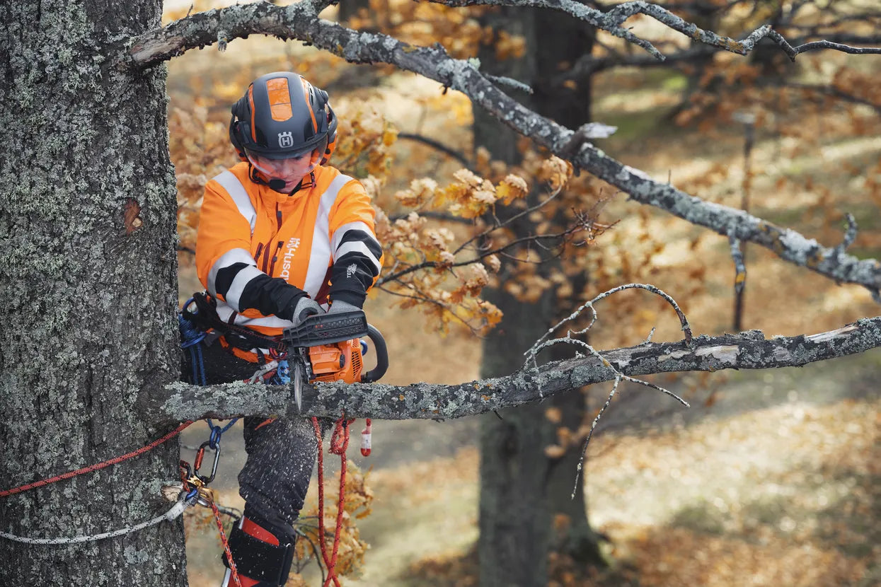 Husqvarna T435, 16", 3/8 Pitch .050 ga, 35.2 cc Top Handle Chainsaw, 966997236