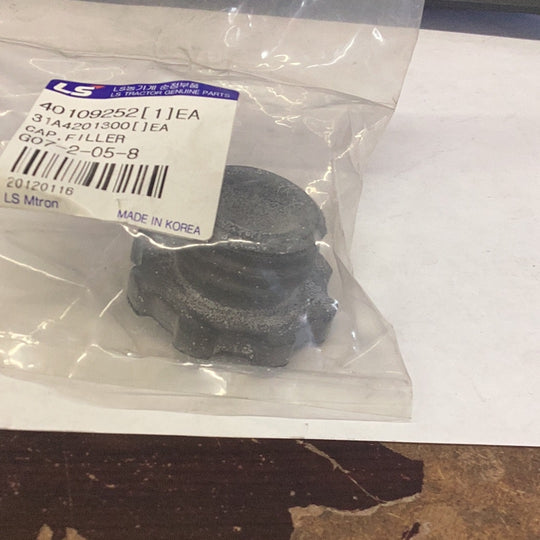 LS Tractor Cap Filler, 40109252