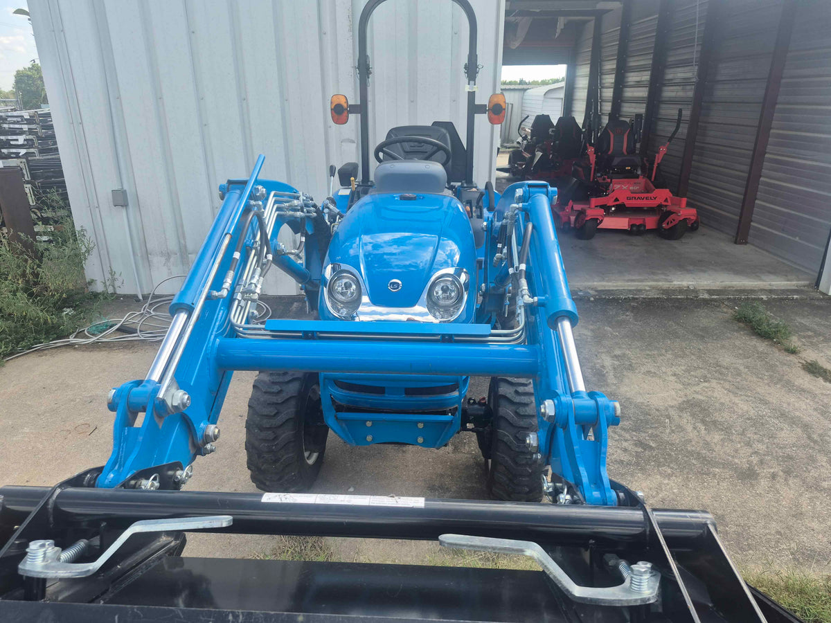 USED LS XJ2025 WITH LOADER